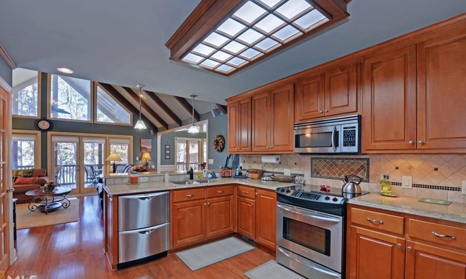 Gumlog Casa | Spacious Lake Home, Huge Dock, Gorgeous Views!