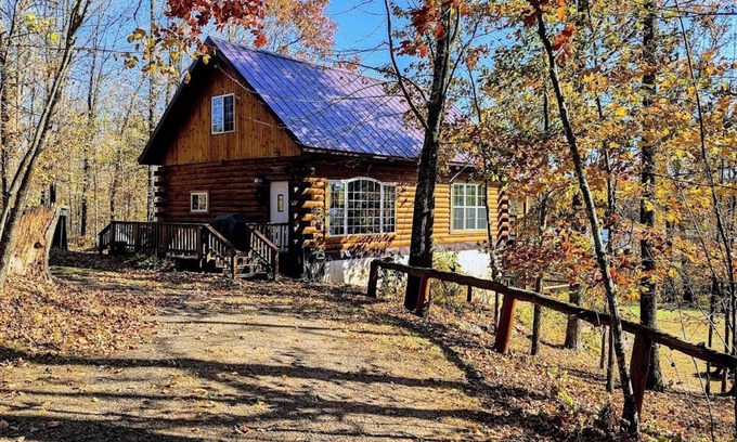 Chetek Cabina | Spacious, Lakefront Cabin on Potato Lake, WI. Great for Fishing!