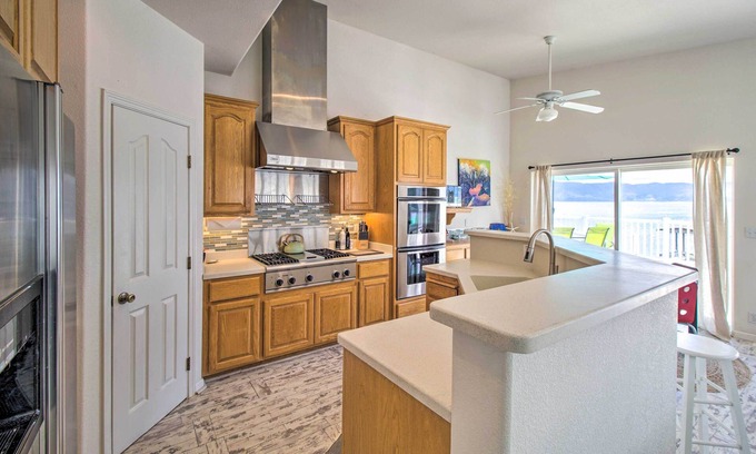 Lakeport Casa | Spacious Lakeport Home w/ Dock & Mtn Views!