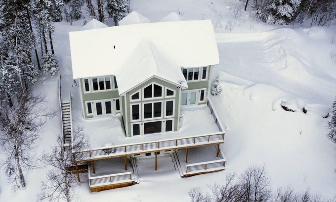 Humber Valley Chalet De Esquí | Spacious Lakeview Chalet - Humber Valley Resort