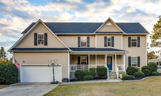 Lexington Casa | Spacious Lexington 4bed on 2.5 acres with Media Room and 6 TVS!!