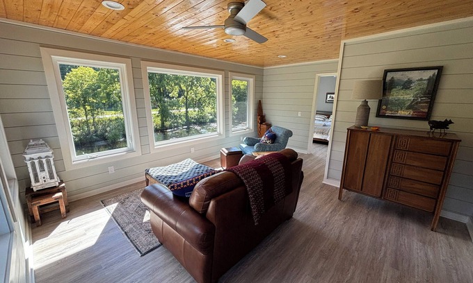 Cullowhee Condominio | Spacious, Light Filled Apt. - Nestled along the Tuckasegee River, 2 Mi. from WCU