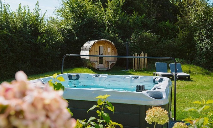 Ouddorp Casa | Spacious, light house near the beach, an oasis of peace and space with jacuzzi and sauna.