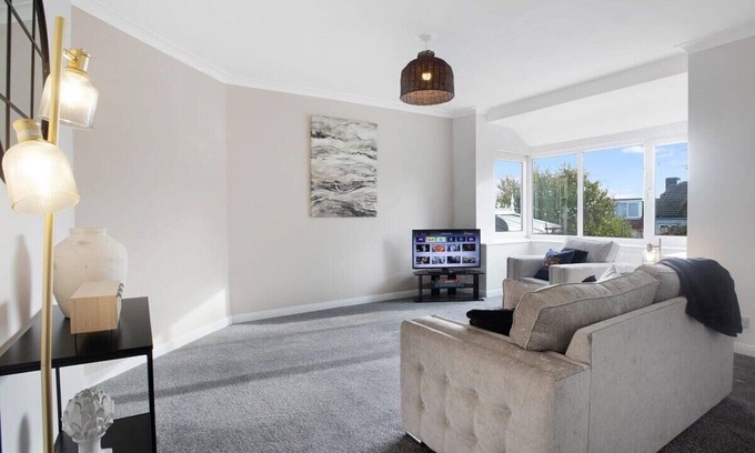 Horden Casa | Spacious Living Room & Modern Comforts, Sleeps 4