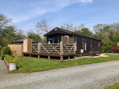 Sturton By Stow Casa | Spacious Lodge With Hot Tub