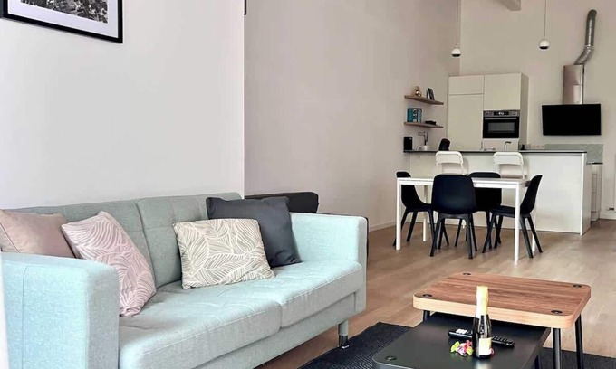 Anderlecht Apartamento | Spacious Loft Instant Favourite Up to 4 Guests Comfort & Style in Brussels
