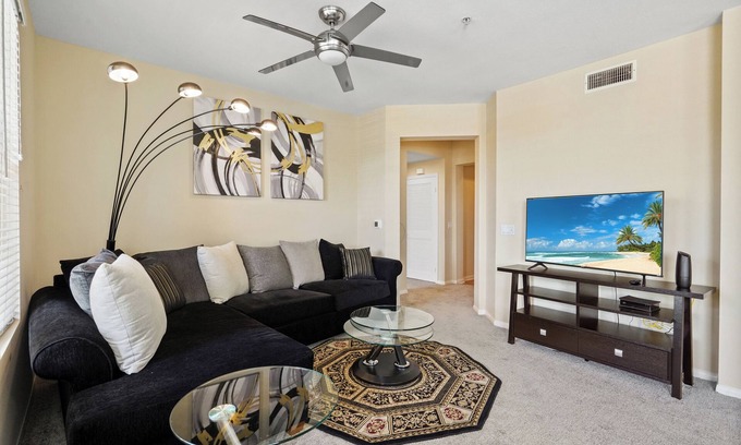 Garden Grove Apartamento | Spacious & Lovely 2BD/2BA! 5Mins to Disney! Angel Stadium! The Outlets! Etc...