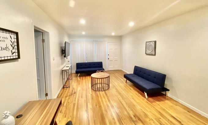 Norma Triangle Apartamento | Spacious lux 2 bedroom Apt in TOP location in LA!