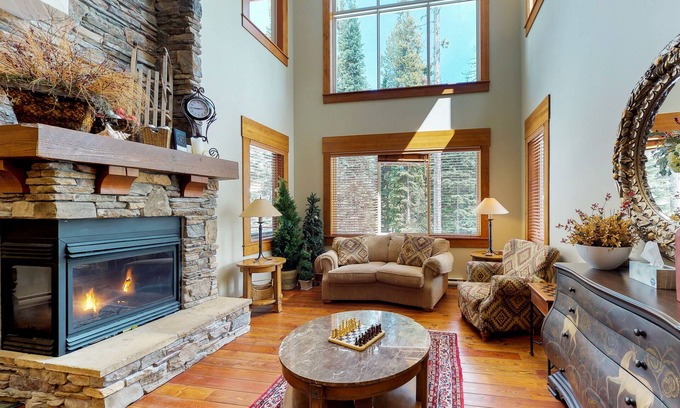 Snow Pine Estates Casa | Spacious luxury home w/private hot tub, ski-in/ski-out access, dog friendly
