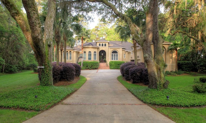 St. Simons Island Casa | NUEVO PARA 2019 - SALA DE JUEGOS Y PATIO DE PAISAJE RECIENTEMENTE