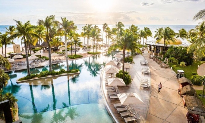 Punta Sam Complejo | Lujosa suite de 1 dormitorio frente al mar (1150 pies cuadrados) *PARA 4*