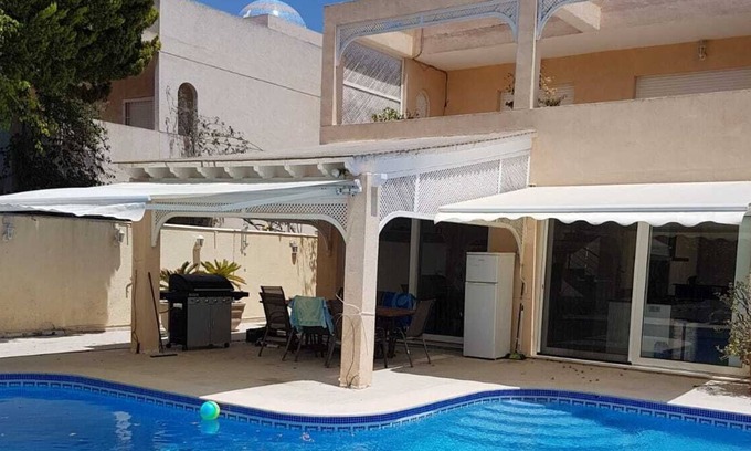 Garrucha Casa | Espaciosa villa independiente de lujo con piscina y mesa de billar