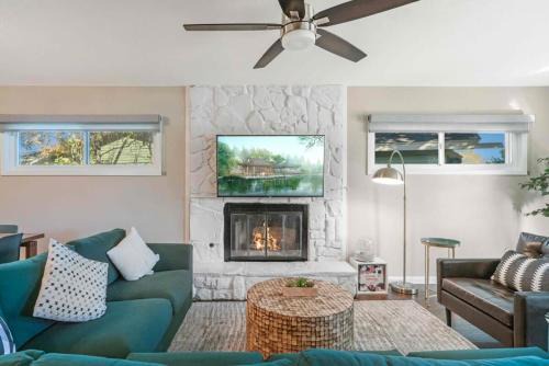 Irving Casa | Spacious Luxurious House Big Groups and Pool