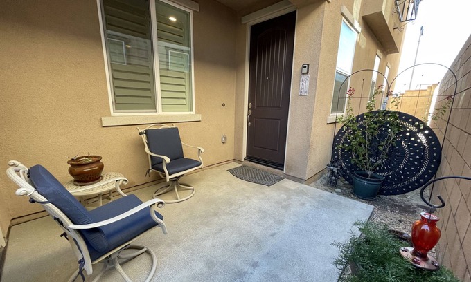 Fontana Apartamento | Spacious Luxury Apartment with Modern Amenities