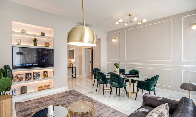 Rione VII Regola Apartamento | Spacious Trastevere Family Home - 6 AC / WIFI / Heating / Elevator