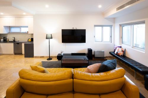 Eastlakes Casa | Spacious Luxury Home nr Sydney Airport, CBD & Beaches