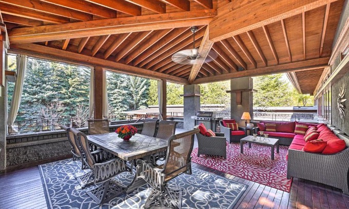 Hailey Casa | Spacious Luxury Retreat with Private Hot Tub and Pool!