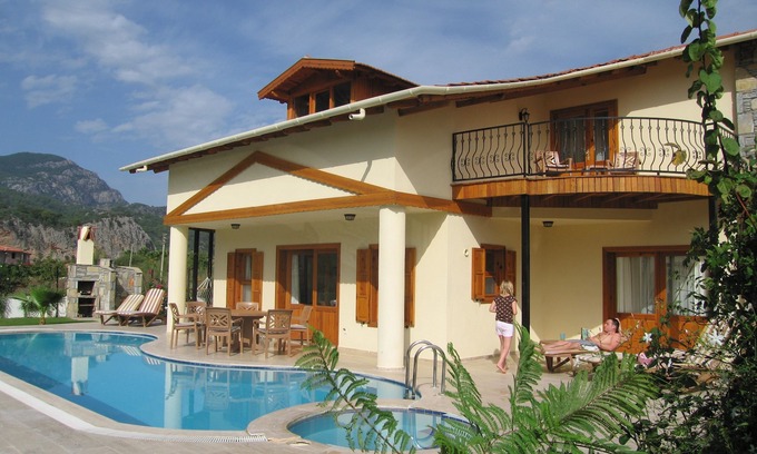 Dalyan City Center Villa | Amplia Villa de lujo con piscina propia y unas impresionantes vistas a la montaña