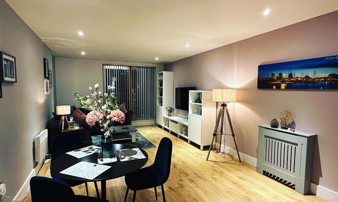Ipswich Apartamento | Spacious Luxury Waterfront Apartment
