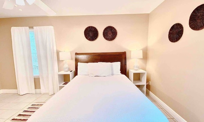 Tallahassee Casa | Spacious Master Bedroom - Near I-10