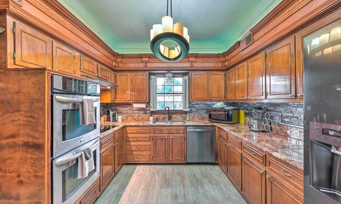 Whitehaven Casa | Spacious Memphis Home < 3 Mi to Graceland!