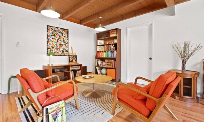 Los Angeles Casa | Spacious Mid-Century Home Near LA Good For Groups: 3 bedrooms with backyard half-court