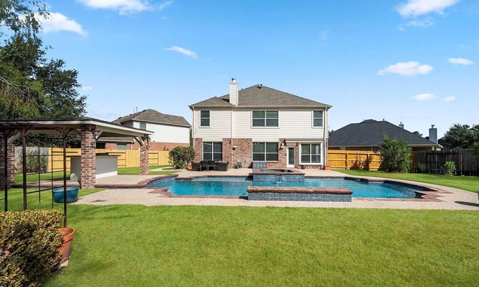 Louetta Casa | Spacious Mid Term Family Home In SPRING with Heated pool & Hot Tub.