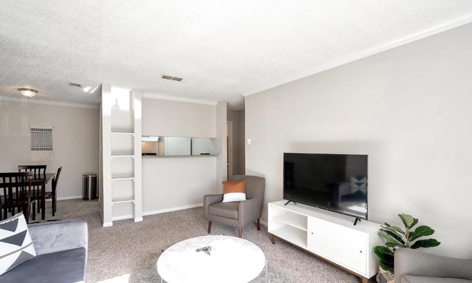 Midland Casa | Spacious Midland Getaway with Balcony