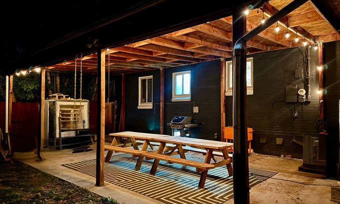 West Highland Casa | Spacious midmod home 10 min to downtown, Peloton, fire pit, fenced yard