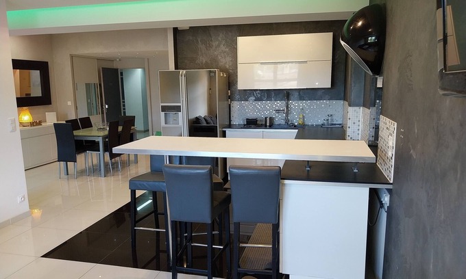 La Valette-du-Var Apartamento | Spacious modern apartment - close to beaches and avenue 83