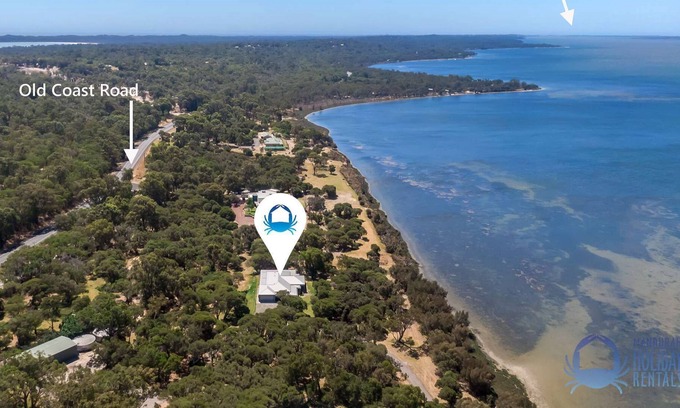 Herron Casa | Spacious, modern 4BR, 3 bathroom holiday home on the estuary