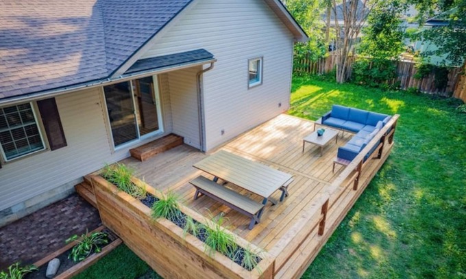 Crystal Beach Casa | Spacious modern cottage steps from beach