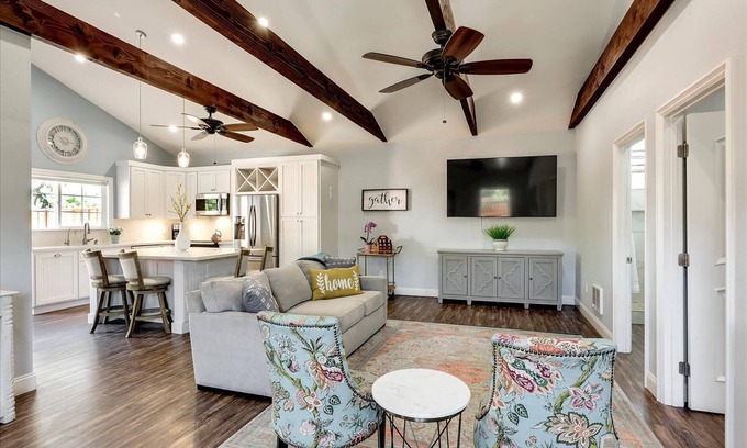 Castro Valley Casa | Spacious Modern Farmhouse Casita in Castro Valley Countryside with Private Patio