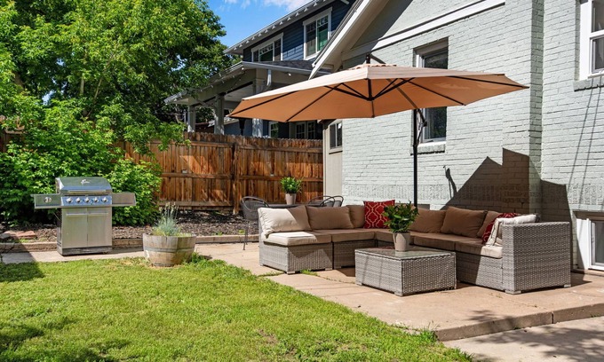 Sloan Lake Apartamento | Spacious Modern | Groups |Family |Sloans lake