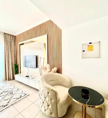 Al Quoz Apartamento | Spacious Modern High Floor Independent Studio Downtown