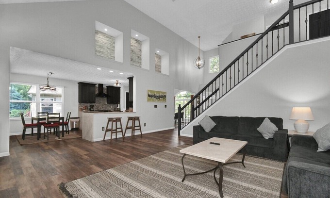 Westerville Casa | Spacious & Modern Home with everything you need!