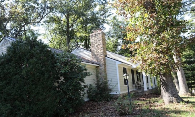 Middleburg Casa | Spacious Modern Home on Middleburg Horse Farm