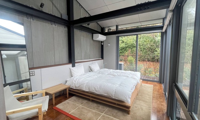 Nishijin Casa | Spacious Modern Kyoto Retreat: Stylish Home with AC, Surrounded by Nature!