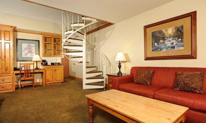 Lakeside Village Apartamento | Spacious + Modern Mountain Room