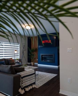 Severn Casa | Spacious Modern Orillia Family Retreat