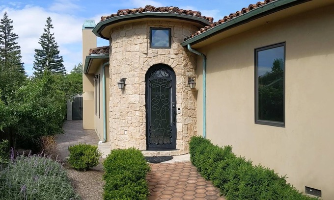 Midtown Casa | Spacious Modern Palo Alto Home Near Stanford, Google, Meta - 4BR/BA 3000+ Sq Ft