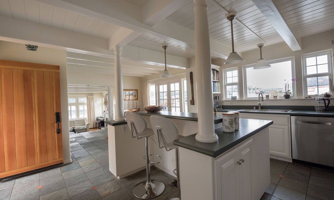 Bay Area Alquiler De Eote | Spacious modern Sausalito Houseboat just minutes from San Francisco.