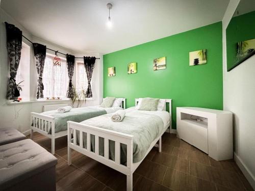 Smethwick Apartamento | Spacious Modern Townhouse