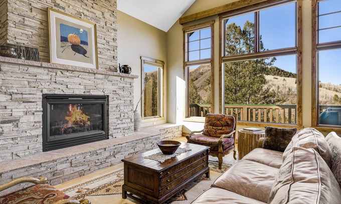 Eagle-Vail Casa | Spacious Mountain Retreat w/ Amazing Views! By Gorecreek Rentals