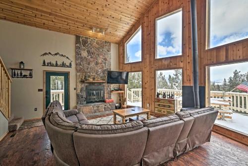 Angel Fire Casa | Spacious Mountain-View Cabin By Angel Fire Resort