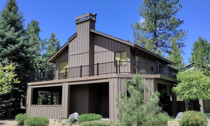 Sunriver Casa | N. espaciosa Sunriver en casa con bañera de hidromasaje, SHARC, A / C