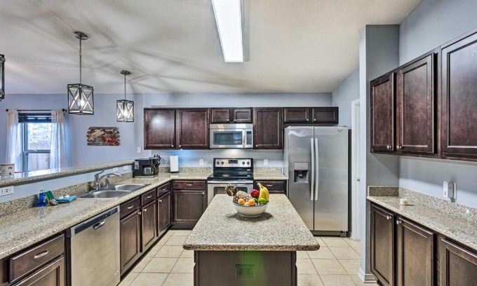 Navarre Casa | Spacious Navarre Retreat with Fenced-In Yard!