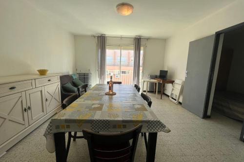 Port-la-Nouvelle Apartamento | Spacious nest with sea view
