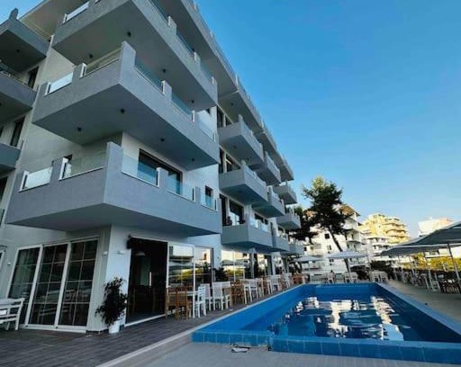 Kodrra Apartamento | Spacious New Apartment at a Seaside Residence Sarande