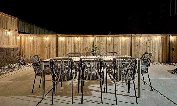 Folsom Casa | Amplia casa nueva en Folsom Ranch, con patio exterior y parrilla para barbacoa